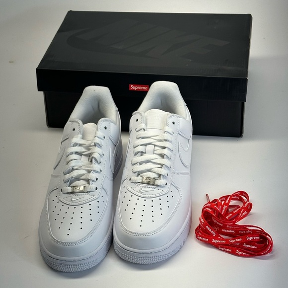 Supreme x Nike Air Force 1 Low BRAND NEW Men’s Sneakers LIMITED EDITION size 10 - Picture 2 of 7